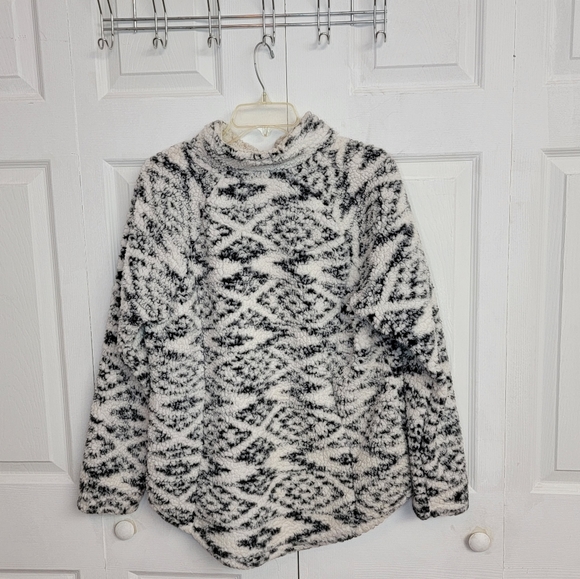 Member’s Mark Cozy Sherpa Aztec oversized 1/4 Zip Pullover Top Small - Picture 2 of 4
